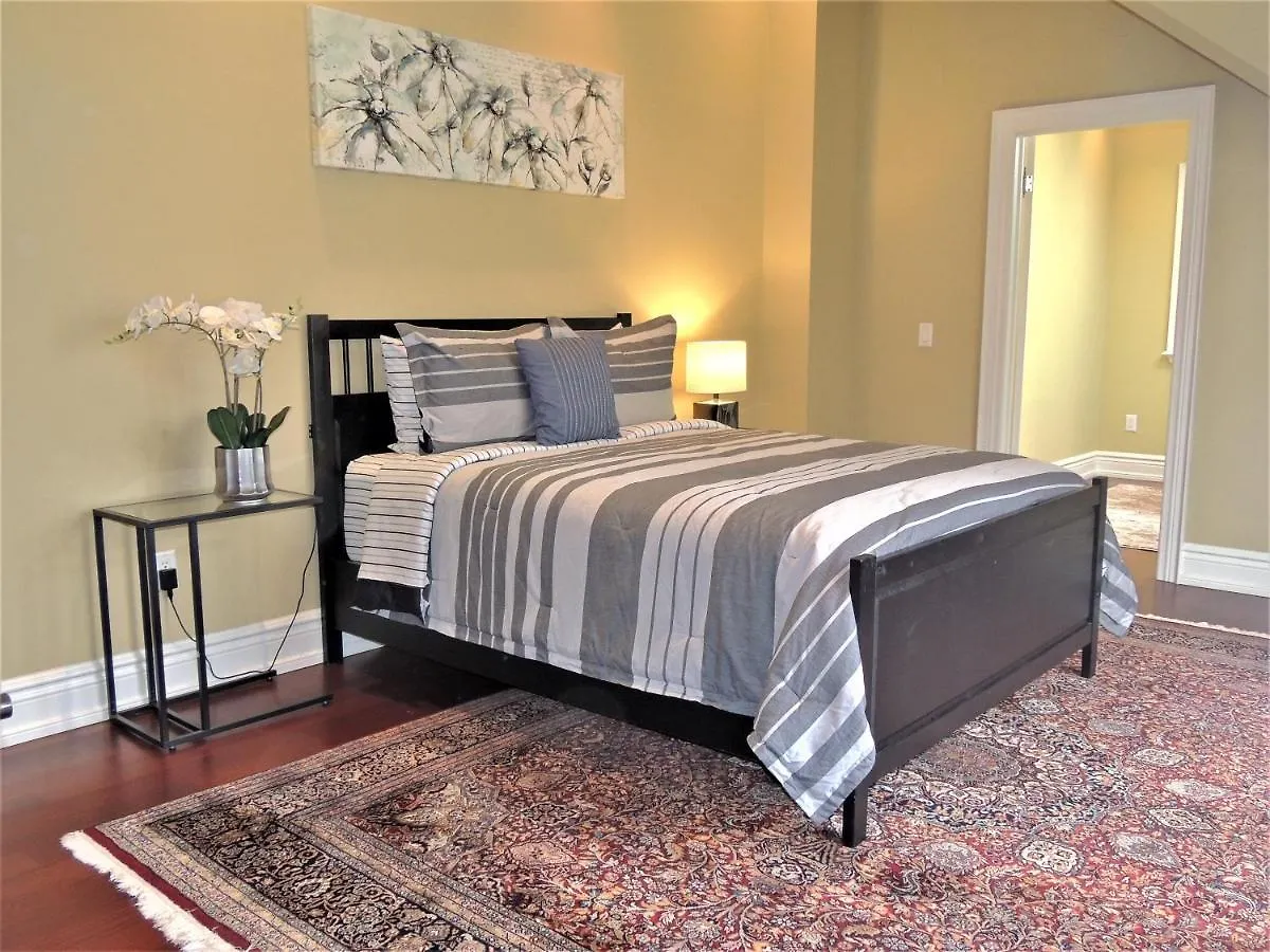 Iresidence In Toronto - Unique Mansion - Fantastic Views With Breakfast 0*,  Kanada